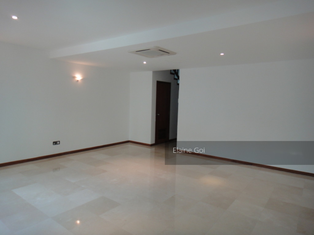 Holland Road (D10), Condominium #125469562